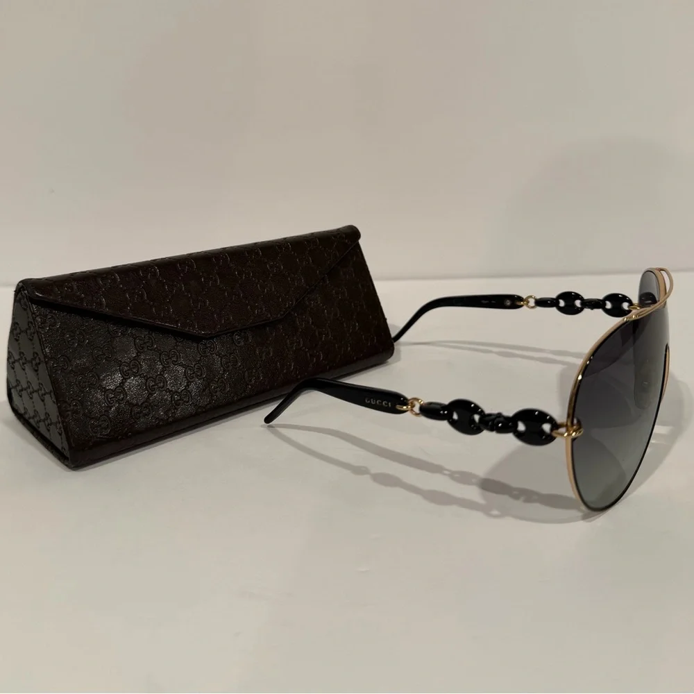 Gucci Black and Gold Aviator Sunglasses - Picture 2 of 5